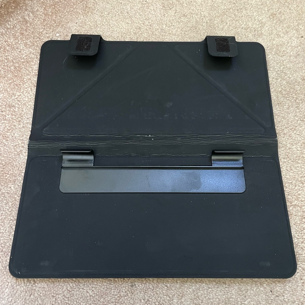Apple Keyboard with Incase Keyboard Case - Picture 5 of 6